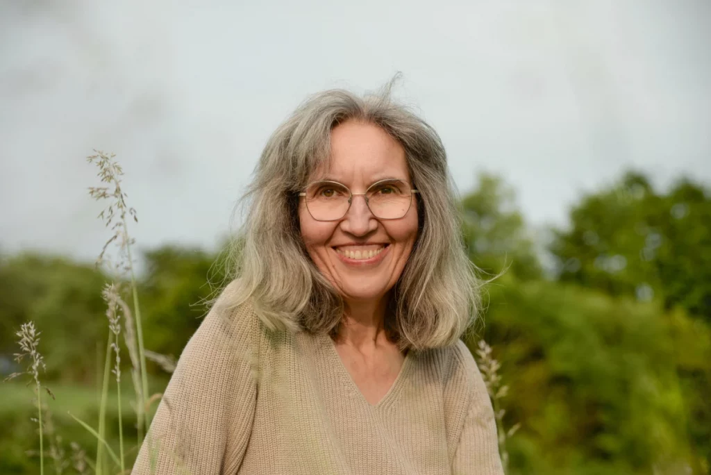 gudrun-lacheln Porträt von Gudrun für LebensWorte Palligrafie